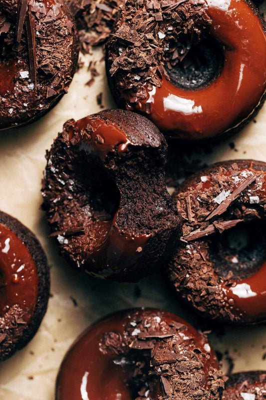Donuts Moelleux au Chocolat : Une Recette Gourmande Parfaite pour Pâques !